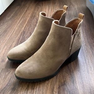 Dr. Scholl’s London Block Heel Bootie